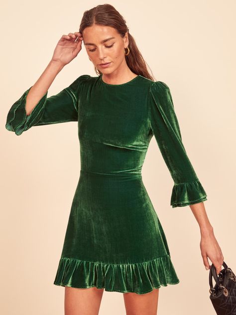 $248 10/15/20 Mountain Dress, Ruffle Velvet Dress, Elegant Green Dresses, Emerald Green Dresses, Velvet Flares, Green Velvet Dress, Slim Fit Dresses, Mini Velvet Dress, Look At You