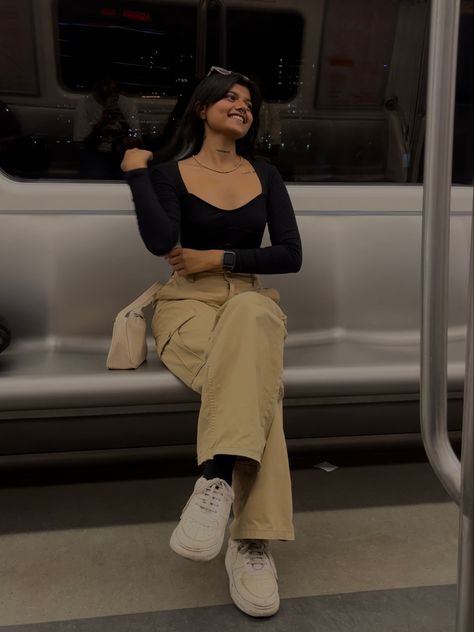 Metro Photoshoot, Metro Aesthetics, Self Pictures, Instagram Creative Ideas, Instagram Creative, Summer Bucket Lists, Travel Instagram, Cute Couple Videos, Two Piece Pant Set