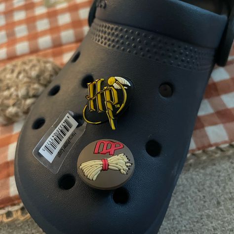 You Are Buying Crocs Harry Potter Jibbitz 2 Pieces Brand New With Tags Crocs Aesthetic, Harry Potter Logo, Harry Potter Charms, Black Crocs, Hp Harry Potter, Baby Disney, Gold Black, Harry Potter, Bundles