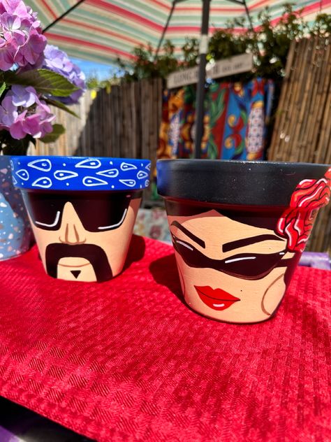 Painted pots Plant Pots Crafts, Terra Cotta Pot Crafts Diy, Flower Pot People, Flower Pot Art, Terra Cotta Pot Crafts, Painted Pots Diy, Mexican Crafts, Flower Pot Crafts, Diy Flower Pots