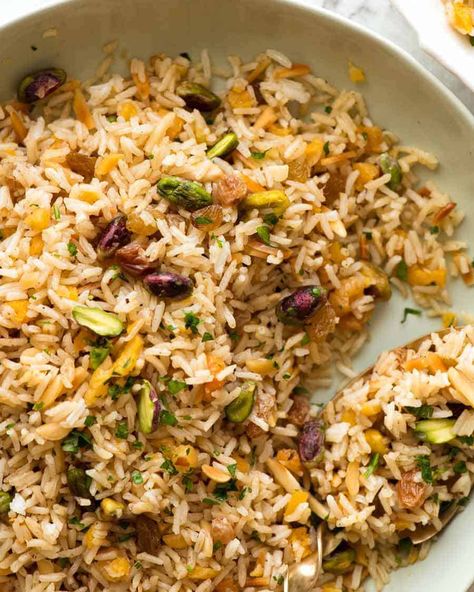 Arabisk Mad, Nuts And Dried Fruit, Rice Pilaf Recipe, Feasting Table, Pilaf Recipes, Seasoned Rice Recipes, Rice Side, Recipetin Eats, Rice Side Dishes