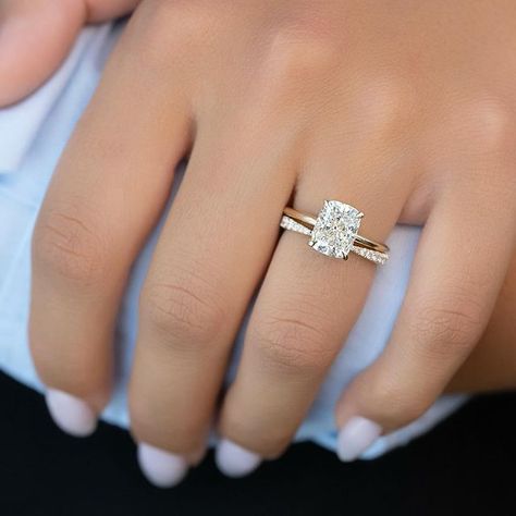 Keyzar Jewelry on Instagram: "This combo lives rent free in our minds 😍
The #KeyzarAshley set with a 2.5 carat Elongated Cushion diamond 💎 
.
.
. 
.
.
.
.
.
.
.
.
.
.
.
#cushiondiamond #solitairediamond #solitairediamondring #diamondring #diamondrings #diamondringgoals #weddingring #weddingjewellery #ering #engagementring #engagementrings" Keyzar Jewelry, Elongated Cushion Engagement Ring, Minimalist Accessories Jewellery, Elongated Cushion Cut Engagement Ring, Rose Gold Wedding Set, Gold Wedding Set, Engagement Ring Moissanite, Elongated Cushion, Cushion Engagement Ring