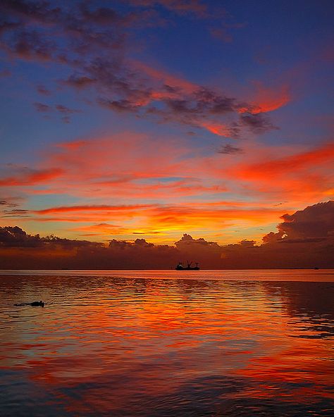 Manila Bay Sunset, Sunset Philippines, Manila Bay, Sunset Nature, Beautiful Sunrise, Sunset Pictures, Gorgeous View, Beautiful Sky, Sky Aesthetic