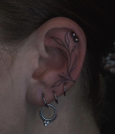 Unique Tattoo Ideas, Pretty Ear Piercings, Dainty Tattoos, Subtle Tattoos, Unique Tattoo, Elegant Tattoos, Dope Tattoos, Simplistic Tattoos, Piercing Tattoo