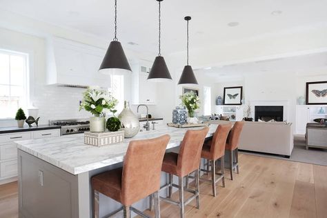 HOM: Modern Farmhouse With Coastal Flare by Blackband Design Modern Farmhouse Transitional, Contemporary Farmhouse Kitchen, Farmhouse Transitional, Grey Kitchen Island, White Marble Countertops, Contemporary Farmhouse, Transitional Kitchen, Cabinets Kitchen, Lampe Design