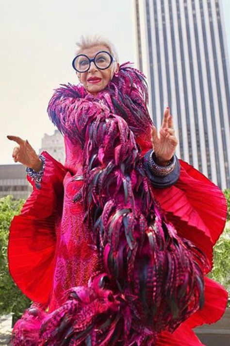 Iris Apfel. Fall Fashion Skirts, Wd 40, Advanced Style, Rare Birds, Ageless Style, When I Grow Up, Aging Gracefully, Embroidery Fabric, Spirit Animal