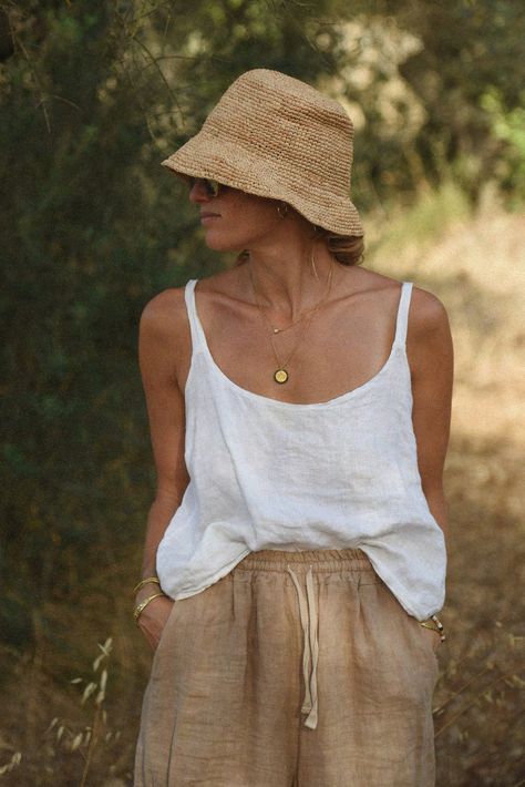 Playa Top // Blanco Surfergirl Style, White Linen Top, 2024 Style, Estilo Chic, Mode Chic, Linen Shorts, Sewing Project, Pearl Buttons, Linen Top