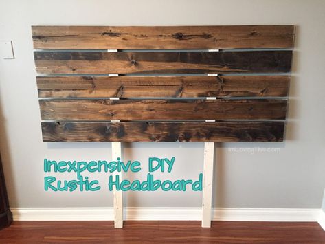 Easy Diy Headboard, Rustic Headboard Diy, Rustic Wooden Headboard, Headboard Headboard, Diy Bed Headboard, Pallet Headboard Diy, Diy Wood Headboard, Farmhouse Headboard, Headboard Diy