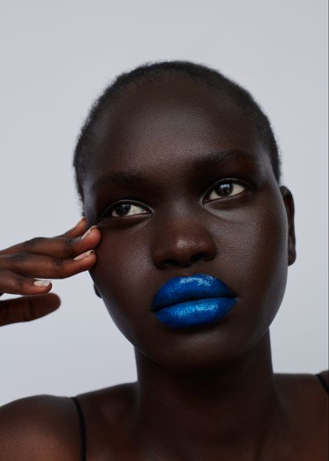 Blue Lip #blue #bluelip #blackskin #blackskinmakeup #bluemakeup #glossymakeup #glossylips #graphic Blue Lipstick Aesthetic, Blue Lipstick Makeup, Dark Blue Lipstick, Pinterest Predicts, Lipstick For Dark Skin, Blue Lipstick, Blue Lips, Makeup For Black Skin, Paint Inspiration