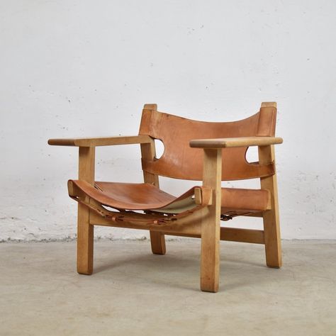 For sale: 'Spanish' chair by Børge Mogensen for Fredericia, Denmark 1950's Spanish Chair Mogensen, Borge Mogensen Chair, Oasis Hotel, Fredericia Denmark, Spanish Chair, Chair Inspiration, Furniture Studio, Iconic Chairs, Borge Mogensen