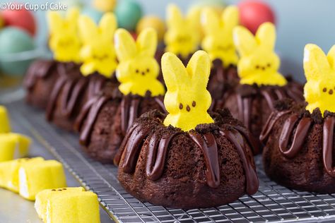 Bunny Bundt Cakes made with PEEPS Baked Easter Treats, Peep Easter Desserts, Easter Mini Desserts, Easter Cake For Kids, Easter Cakes Easy, Easter Baked Goods Ideas, Easter Bundt Cake Decorations, Easter Desserts Bundt Cake, Easter Lunch Ideas Families