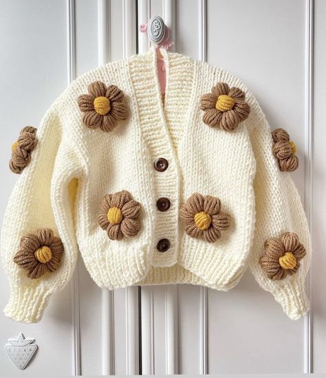 Crochet Sweater Design, Summer Baby Clothes, Knitted Baby Cardigan, Crochet Baby Cardigan, Mode Crochet, Patterned Cardigans, Baby Hats Knitting, Haken Baby, Crochet Baby Clothes