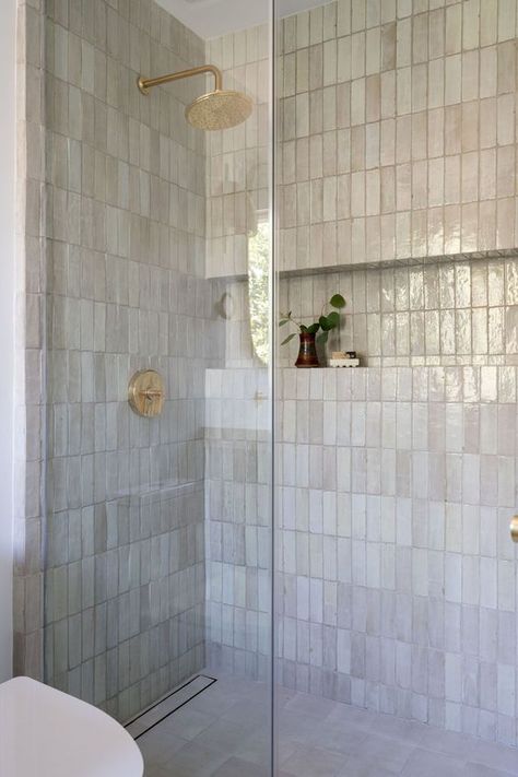 Top 7 Bathroom Shower Trends for 2024 - Nikki's Plate Master Shower Tile, Complete Bathroom Remodel, Master Bath Shower, Master Shower, Master Bath Remodel, Bathroom Shower Tile, Bathroom Remodel Designs, Trends For 2024, Bathroom Top