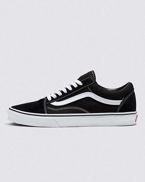 Vans Old Skool Black, Street Skater, Vans Old School, Old School Vans, Old Skool Black, Vans Store, Van Doren, Vans Logo, White Vans