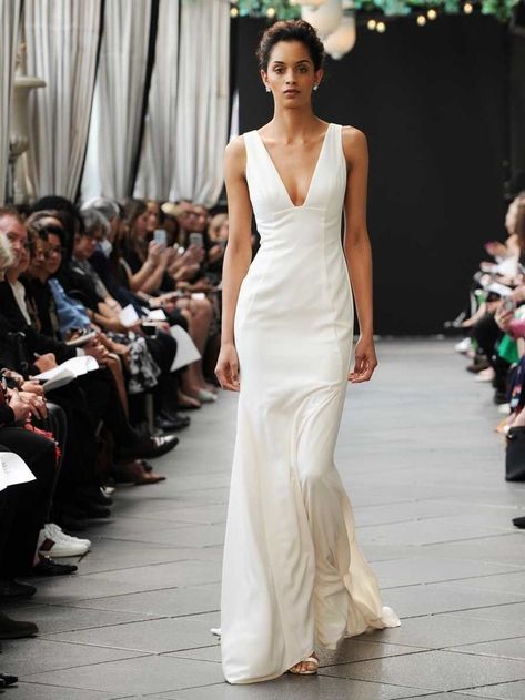 Nouvelle Amsale Spring 2019 wedding dress with plunging neckline Minimalist Wedding Bridesmaid, Wedding Facts, Amsale Wedding Dress, Amsale Bridal, Wedding Dress Minimalist, Dress With Plunging Neckline, Timeless Simplicity, Sheath Wedding Gown, Western Wedding Dresses