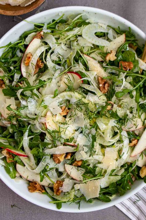 Fennel Apple Salad Fall Fennel Salad, Lasagna Side Salad, Arugula Fennel Salad, Raw Fennel Salad, Recipe With Fennel, Nice Salad Recipes, Leek Salad Recipes, Impressive Salads, Leaf Salad Recipes