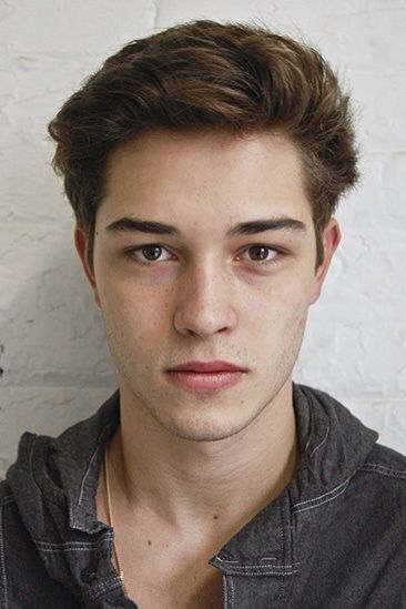 Francisco Lachowski Selfie, Francisco Lachowski Young, Francisco Lachowski, Model Face, Young Men, Male Face, Character Portraits, Celebrities Male, Haircuts For Men