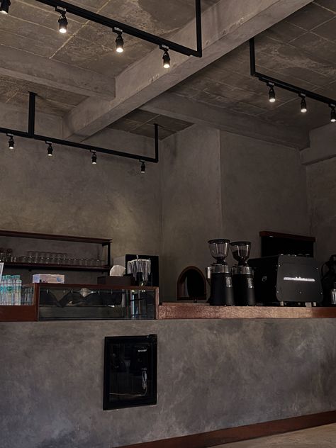 Barista Counter Design, Concrete Bar Design, Industrial Bar Design, Coffee House Interiors, Industrial Coffee Shop, Warehouse Interior, Cafeteria Design, Coffee House Design, Wood Cafe