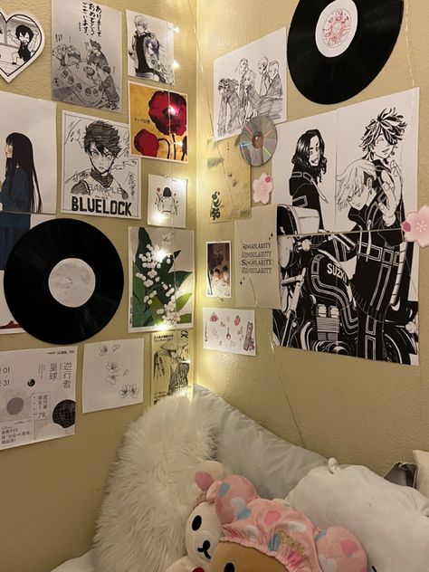 Subtle Anime Room Decor, Anime Dorm Room Ideas, Aesthetic Anime Room Ideas, Aesthetic Room Anime, Ghibli Aesthetic Room, Studio Ghibli Room Decor, Monitor Gaming Setup, Anime Room Aesthetic, Ghibli Green