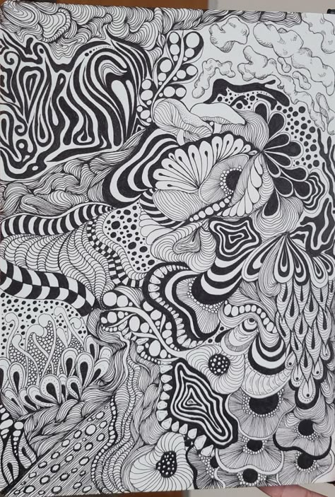 Zentangle Artwork Creative, 7 Elements Of Art In One Drawing, Zentangle Drawings Beautiful, Line Art Drawings Sketches, Wall Doodle Art, Expressive Line Art, Zentangle Art Colorful, Unique Zentangle Drawings, Zentangles Art