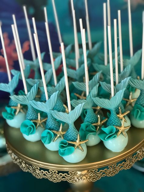 Mermaid Cake Pops, Beach Theme Cupcakes, Mermaid Bridal Showers, Baby Shower Sweets, Little Mermaid Cakes, Unicorn Birthday Cards, Mermaid Theme Birthday Party, Sea Cakes, Mermaid Theme Birthday