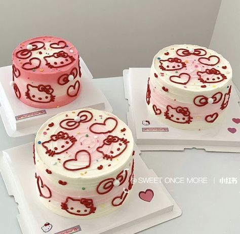 Cute Korean Cake, Rat Birthday, Tort Hello Kitty, Bolo Da Hello Kitty, Tårta Design, Hello Kitty Birthday Cake, 17 Birthday, Mini Torte, Pastel Cupcakes