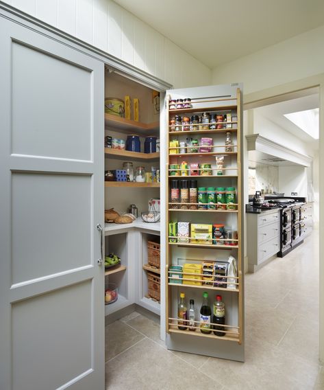 Desain Pantry Dapur, Dröm Hus Planer, Walk In Pantry Ideas, Pantry Room, Desain Pantry, Pantry Remodel, Pantry Shelving, Pantry Closet, Small Pantry