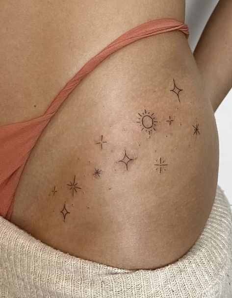 42 Tattoo, Best Leg Tattoos, Tato Minimal, Hip Tattoos Women, Petite Tattoos, Tattoos Geometric, Thigh Tattoos Women, Discreet Tattoos, Girly Tattoos