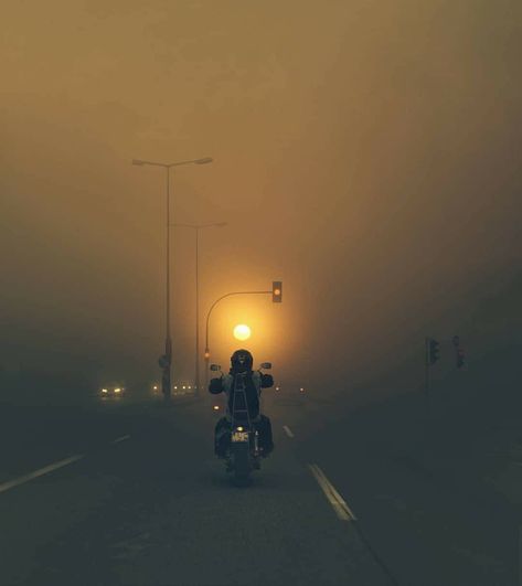 Royal Enfield Hd Wallpapers, Born To Ride, Bike Photo, Vaporwave Aesthetic, Bike Art, Cinematic Photography, Hd Backgrounds, Nature Paintings, Dark Night