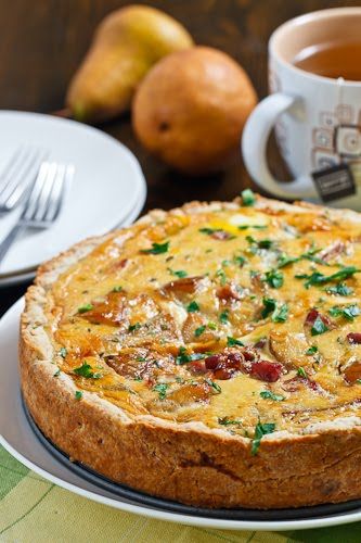 Caramelized Pear and Gorgonzola Quiche Pear And Gorgonzola, Caramelized Pear, Enjoy Your Meal, Quiche Recipe, Savory Tart, Quiche Recipes, Omelet, Brunch Recipes, Breakfast Brunch