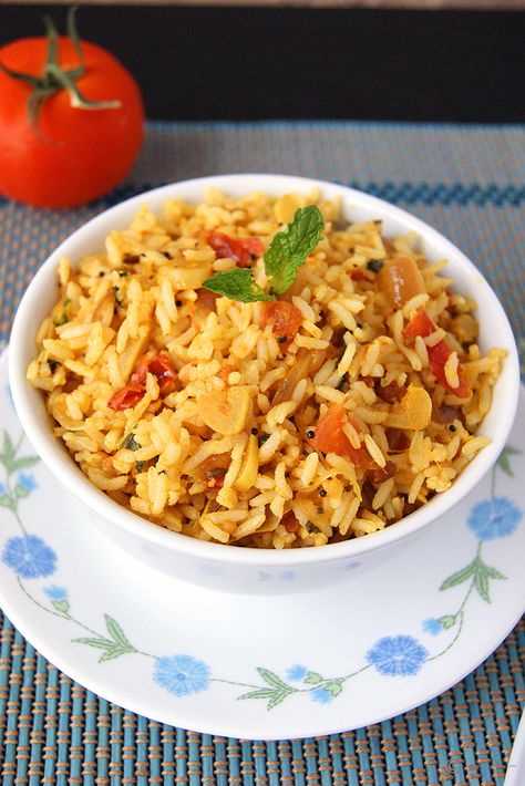 Tomato Rice Cooked White Rice, Variety Rice, Learn Cooking, Vegan Indian Recipes, Tomato Bread, Indian Rice Recipes, Tomato Rice, Indian Rice, Tasty Lunch