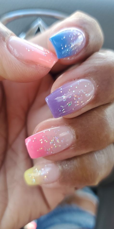 Multi Colored Ombre Nails, Spring Nails 2024 Trends Glitter, Ombre Nail Designs Glitter, Coffin Shaped Nails Designs Summer, Girly Glitter Nails, Powder Design Nails, Ombré Easter Nails, Multi Color Ombre Nails, Spring Acrylic Nails Short Ombre