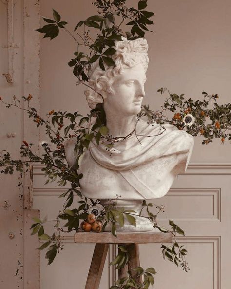 Like cottagecore or goblincore, the aesthetic known as dark academia has found its way into our lives and homes. If you're intrigued, here's what you should know. #hunkerhome #homestyleideas #darkacademia #academia #darkacademiadecor Caine Husky, Ancient Greece Aesthetic, Greece Mythology, Look Wallpaper, Goddess Aesthetic, Greek Statues, Ancient Greek Art, Christmas Aesthetic Wallpaper, Greek Gods And Goddesses