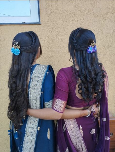 Sadi Hairstyles Simple, Hairstyles For Sisters Engagement, Hairstyles For Marriage Function Indian, Frd Poses, Hairstyles For Lehenga, Marriage Hairstyle, South Indian Hairstyle, Groom Sister, Hair Bun Pin