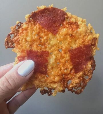 Carnivore Ideas, Caveman Diet Recipes, Quick Pizza, Caveman Diet, Bariatric Diet, Meat Diet, Parmesan Crisps, Keto Pizza, Pizza Bites