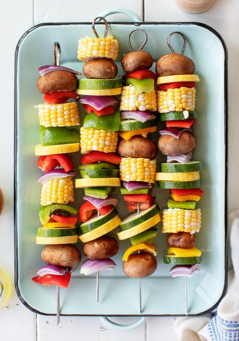 Learn how to make the best grilled vegetables with this easy kabob recipe! Serve them as a simple, flavor-packed cookout side, or top them with a yummy sauce and make them a meal on their own. | Love and Lemons #grillingrecipes #sidedish #veganrecipes #vegetarian Veg Skewers, Grilled Vegetable Kabobs, Easy Kabobs, Best Grilled Vegetables, Bbq Vegetables, Jackfruit Sandwich, Grilled Vegetable Recipes, Cookout Sides, Vegetarian Grilling