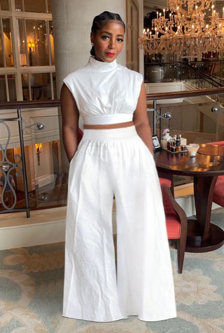 Loragal Black Designers Fashion, White Party Outfit Black Women, Off White Wide Leg Pants Outfit, White Womens Outfits, Diner En Blanc Outfit Woman, Monochromatic Outfit Casual, All White Outfit Classy, White Outfit Women, All White Outfit Black Women