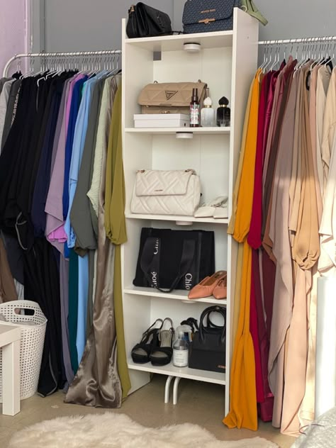 Abaya Closet Design, Abaya Wardrobe Aesthetic, Abaya Closet, Hijabi Closet, Hijab Closet, Abaya Shop, Hijabi Mode, Muslim Prayer Room Ideas, Closet Organisation