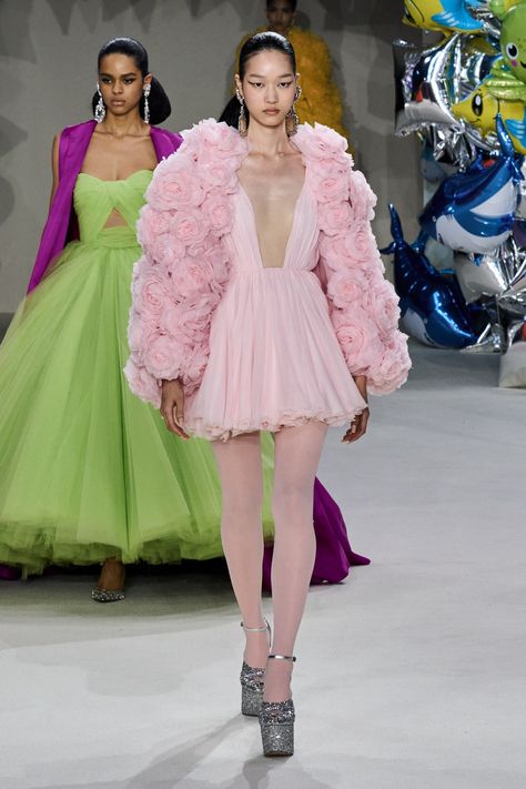 Couture, Giambattista Valli, Giambattista Valli Fall 2022, Fall 2022 Couture, 2022 Couture, Giambattista Valli Couture, Giambattista Valli Haute Couture, Gala Dresses, Glam Dresses