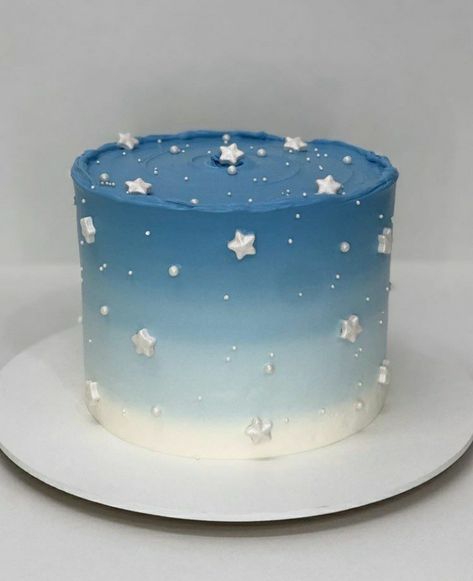 Cake With Stars Design, Starry Birthday Cake, Birthday Cake Ideas Easy Simple, Cake Ideas Aesthetic Blue, Birthday Cake Ideas Aesthetic Blue, Blue Birthday Cake For Girl, Cake Designs Birthday Blue, Star Themed Birthday Cake, Blue Cake With Stars