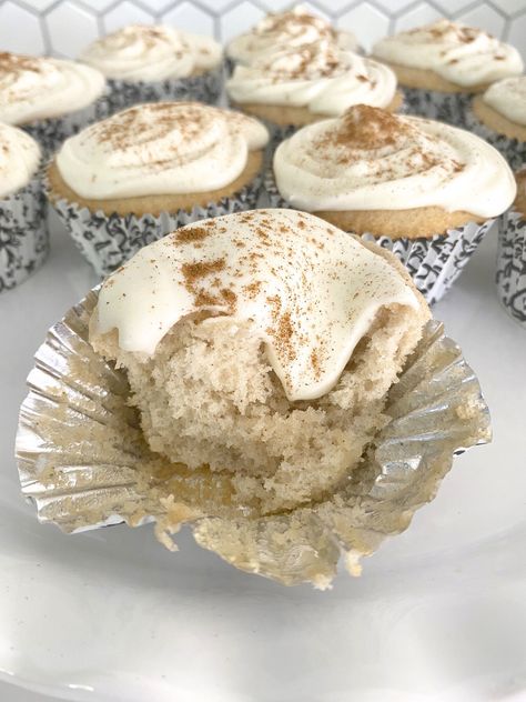 Horchata Cake Recipe, Horchata Cake, Horchata Cupcakes, Cupcake Pans, Cupcake Recipe, Traditional Mexican, Time To Eat, Cake Frosting, Yummy Sweets