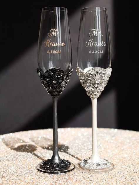 His And Hers Champagne Glasses, Champagne Flutes Personalized, Wedding Flutes Bride And Groom, Wedding Glasses For Bride And Groom, Bride And Groom Wine Glasses, Bride And Groom Champagne Glasses, Gold Champagne Glasses, Custom Champagne Glasses, Champagne Glasses Wedding