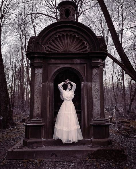 Spooky Graveyard Photoshoot, Senior Pictures At Cemetery, Goth Cemetery Aesthetic, Photoshoot In Cemetery, Graveyard Aesthetic Photoshoot, Creepy White Dress, Cemetary Photoshoot Ideas, Cementary Photo Aesthetic, Victorian Goth Photoshoot