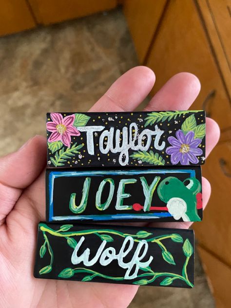 Nametags Ideas, Cute Name Tag Ideas, Starbucks Name Tags Ideas, Starbucks Nametags Art, Name Tag Design Ideas, Starbucks Nametags, Name Tag Art, Nametag Ideas, Softboard Ideas