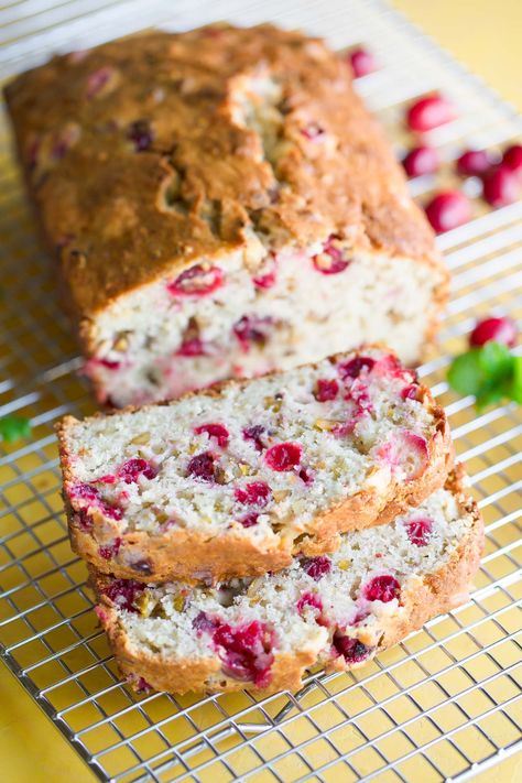 Banana Cranberry Bread, Cranberry Banana Bread, Vanilla Icing Recipe, Cranberry Bread Recipes, Walnut Recipes, Cranberry Bread, Summer Baking, Cranberry Recipes, Banana Bread Recipe