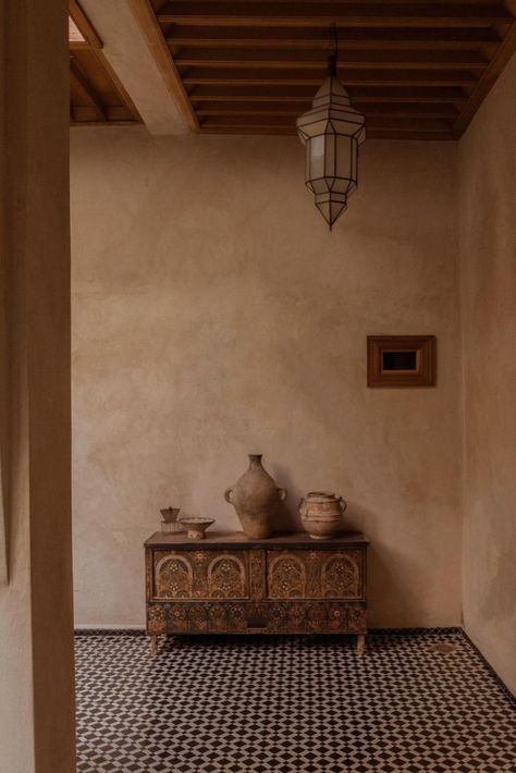 Marrakech Interior Design, Morocco Riad, Italian Country House, Morocco Interior, Travel Morocco, Concrete Effect Paint, Decoration Beton, Morocco Style, Easy Photography Ideas