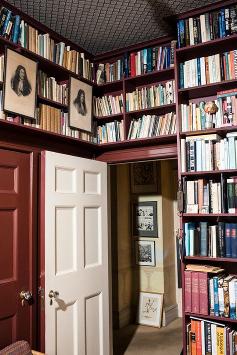 A Publisher��’s Life and Library - The New York Times Library Corridor, Eclectic Traditional Living Room, Luxurious Library, Library Rooms, Book Shops, Room Bookshelf, Private Library, Dream Library, Elegant Living Room Design