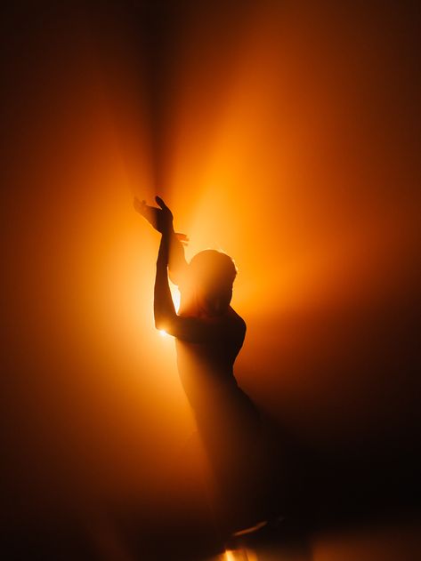 Dance Photography, Quiet Storm, Dramatic Lighting, Orange Aesthetic, Arte Inspo, Cinematic Photography, Dark Photography, Creative Portraits, Photography Projects