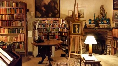 Sissinghurst Castle Garden: Sissinghurst Castle Tower Library Tower Library, Castle Library, Sissinghurst Castle, Castle Interior, Reading Lamps, Alnwick Castle, Classic Library, Library Pictures, Bohemian Garden