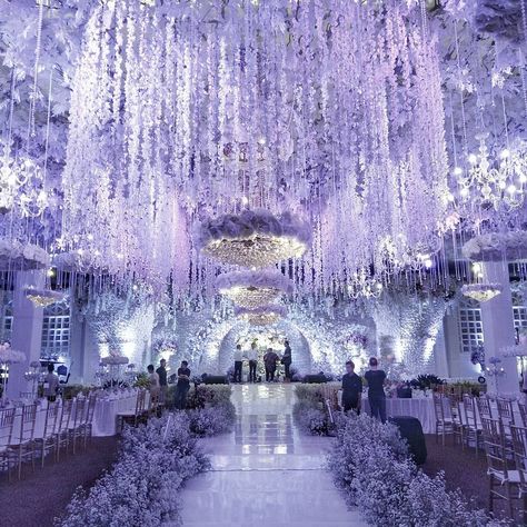 Admire or get inspired by some of these new and classic event themes that have a stylish twist. Majlis Perkahwinan, Dream Wedding Reception, Wedding Themes Summer, Luxury Wedding Decor, Extravagant Wedding, Kraf Diy, Dream Wedding Venues, Venue Decorations, Wedding Venue Decorations